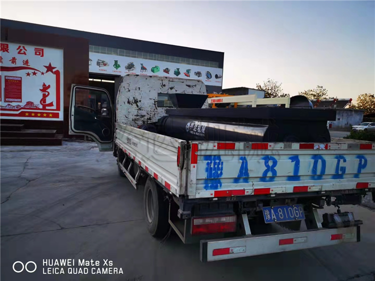 80型雙軸攪拌機(jī)裝車發(fā)貨