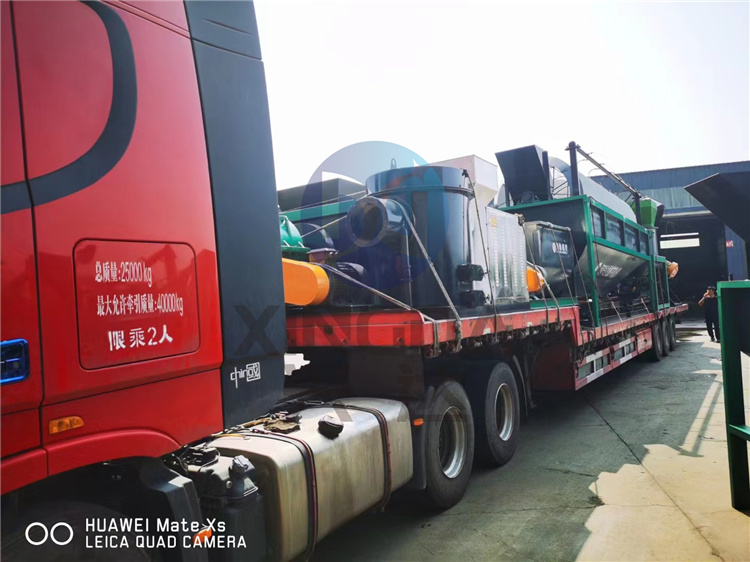 寧夏固原 年產(chǎn)5萬(wàn)噸顆粒有機(jī)肥生產(chǎn)線 第三車 發(fā)貨現(xiàn)場(chǎng)