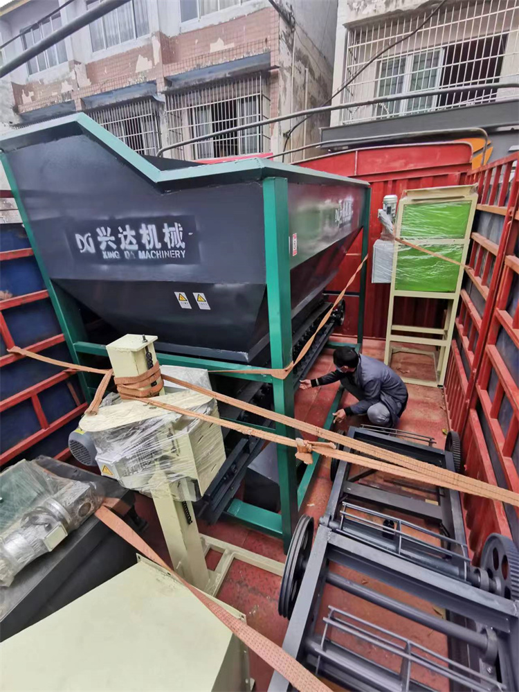 桐城有機(jī)肥設(shè)備發(fā)貨現(xiàn)場(chǎng)