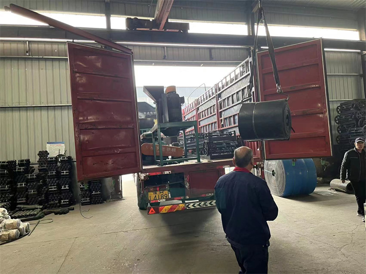 六安有機(jī)肥設(shè)備發(fā)貨現(xiàn)場(chǎng)