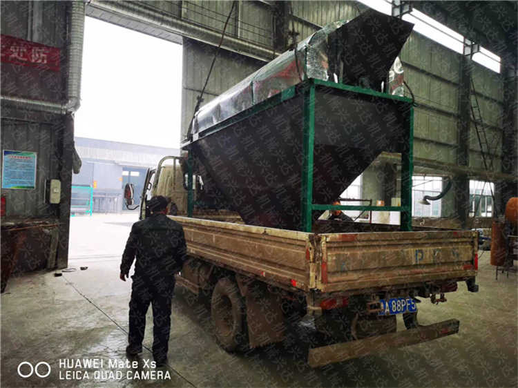 年產(chǎn)3萬噸蚯蚓糞免烘干有機(jī)肥顆粒生產(chǎn)線發(fā)貨