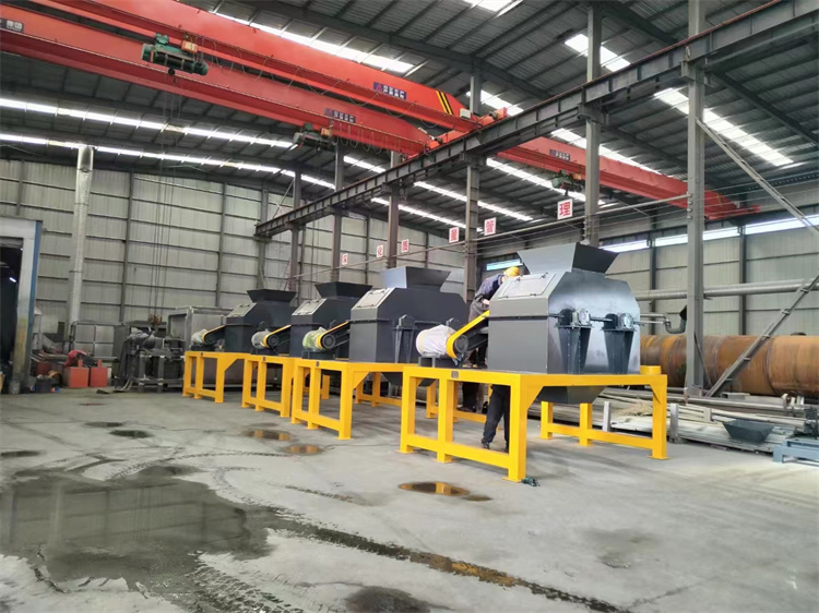 年產(chǎn)10萬雞糞有機肥生產(chǎn)線發(fā)貨現(xiàn)場